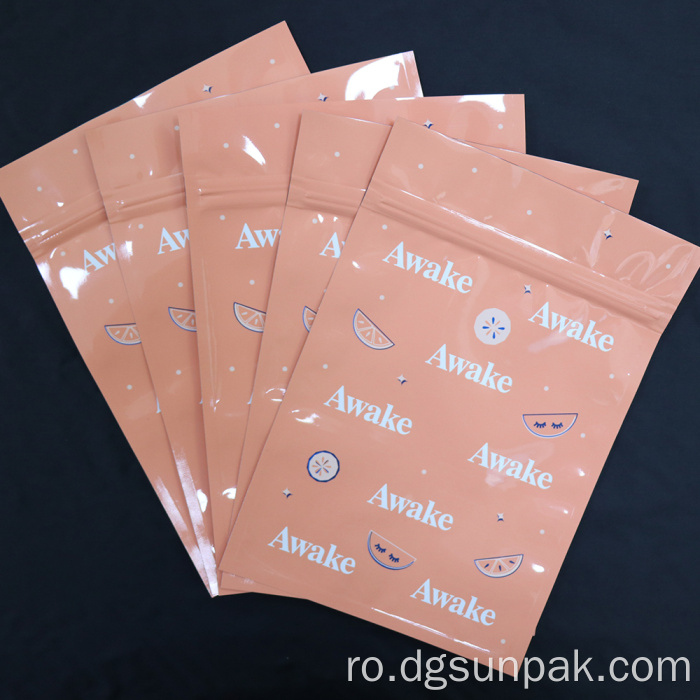 Pungi laminate impermeabile pentru ambalaje cosmetice